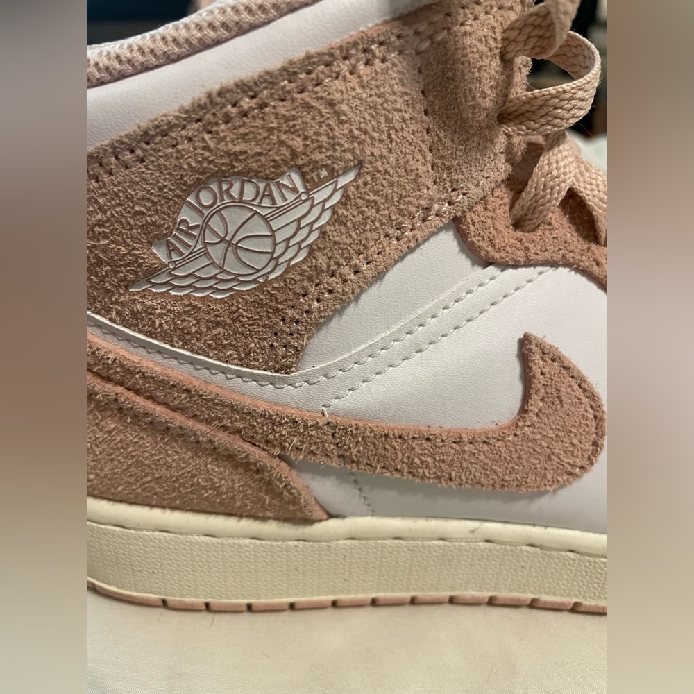 Nike Air Jordan Youth Sneakers in Pink and White Size 5.5 - Picture 2 of 7
